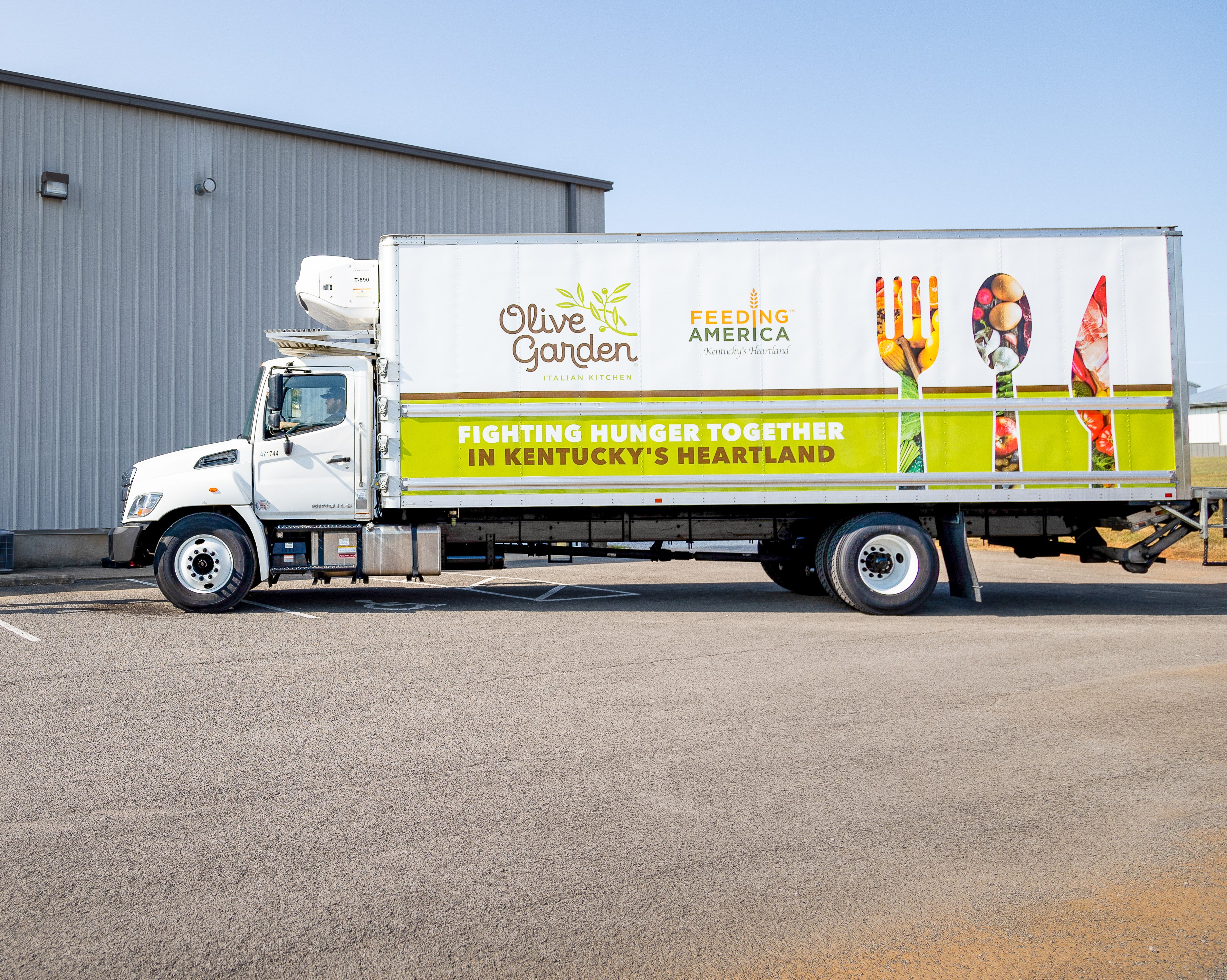 Darden Restaurants Helps Feeding America Fight Hunger